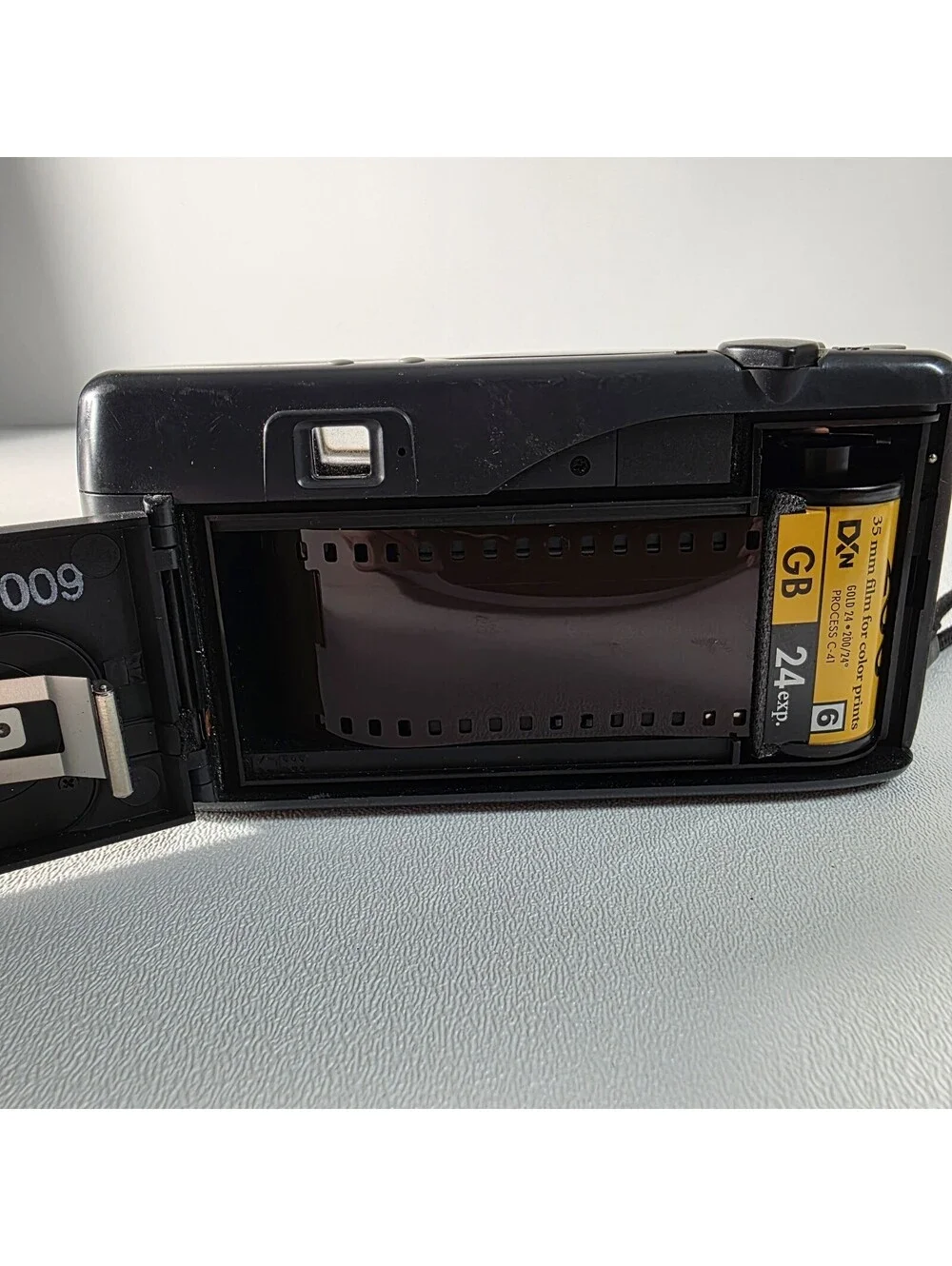 Vivitar camera has